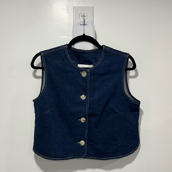 NWT Love, Bonito Relaxed Denim Round Neck Button Down Vest Top in Indigo - Picture 6 of 12